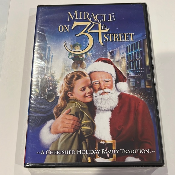 Miracle on 34th Street Movie DVD NWT - Picture 1 of 2